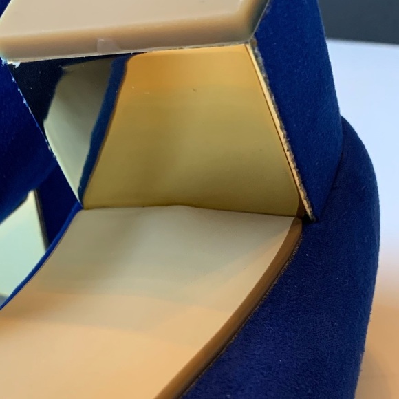 Beautiful cobalt blue pumps. - Picture 6 of 6